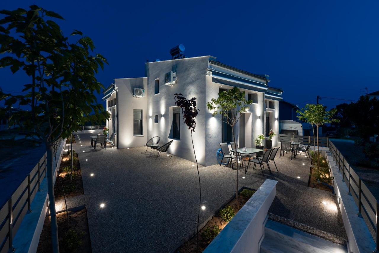 Karras' Residence Paralia Dionysiou Exterior foto